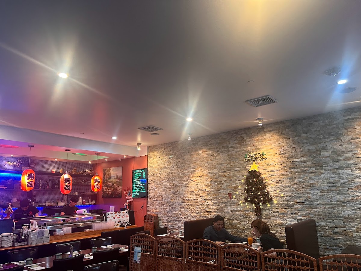 Mintea Sushi & Asian Bistro